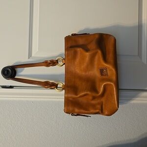 💥Price Reduced💥Dooney & Bourke Satchel HB in a beautiful Chestnut brown EUC
